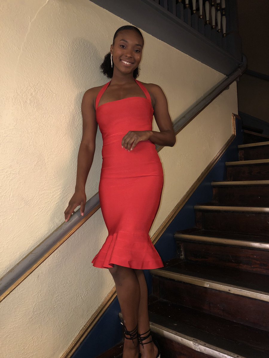 simplyshardae's tweet photo. A little sass, a little chic. ✨ #MUHC18 https://t.co/b2E0NVfT8v