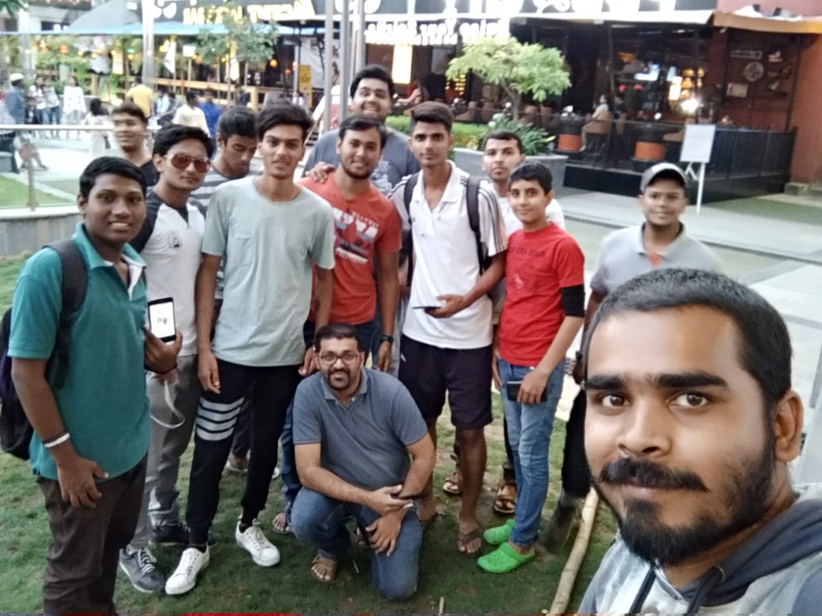 IamAnujKulkarni's tweet photo. Some pictures from various locations in Pune taken during #PokemonGOCommunityDay yesterday. It was a good day, with so many players showing up. #PokemonGO #pokemongoIndia #MeteorMash https://t.co/lpH599CcpO