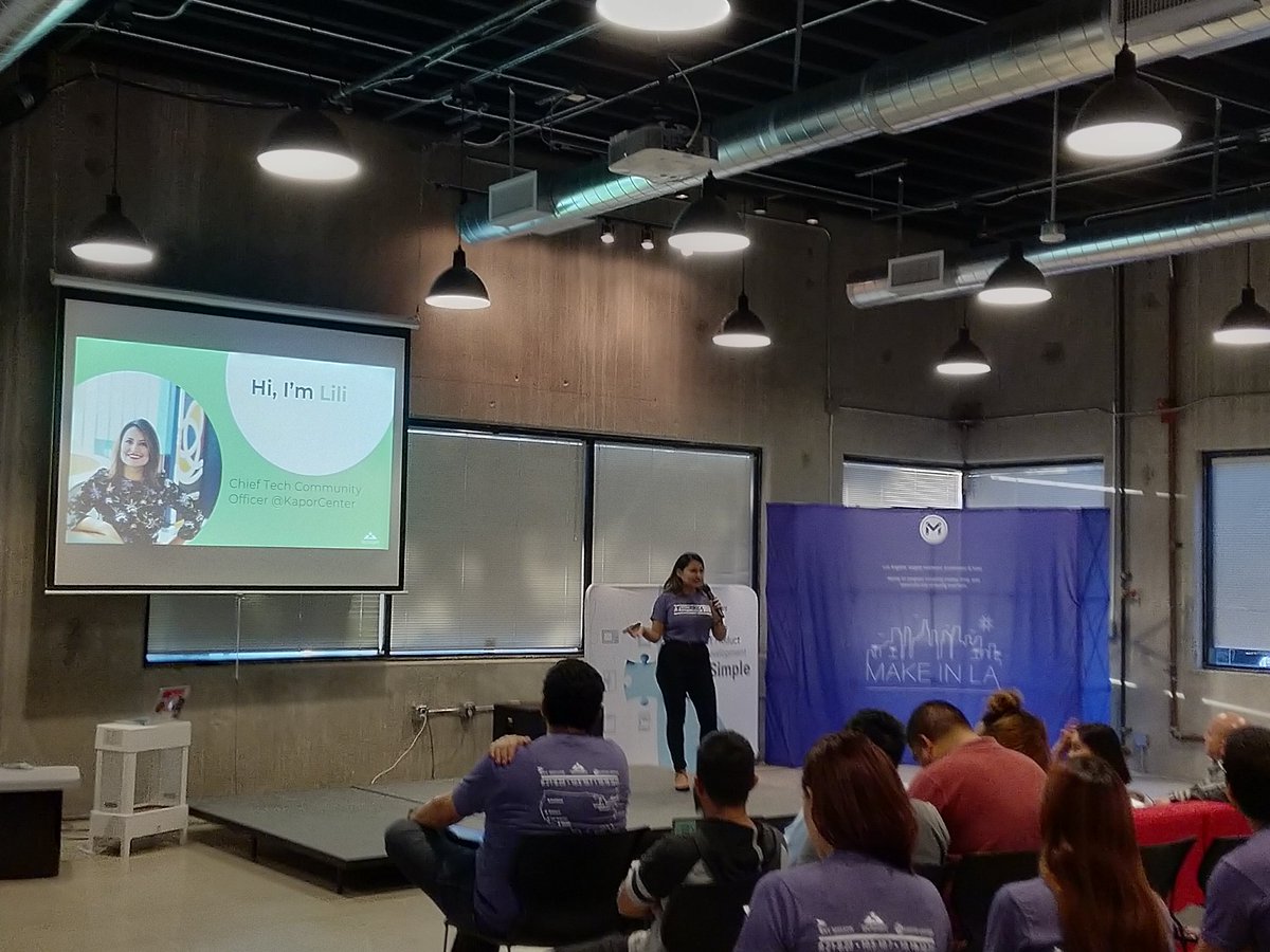 Demo Day 🔥🚒 <a href="/LilsG31/">Lili</a> reving up the crowd. <a href="/sw_losangeles/">SW Latinx in Tech LA</a>