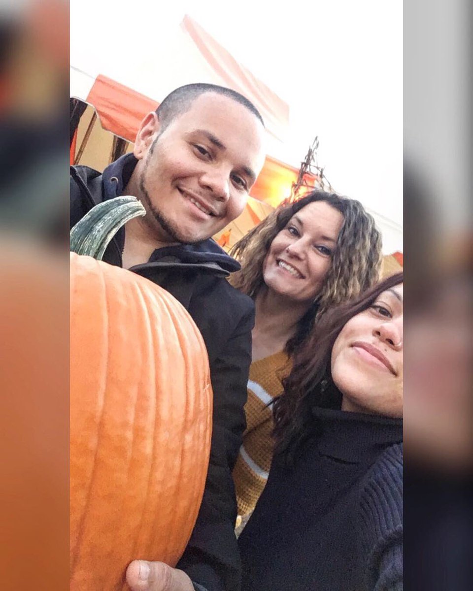 dansmith757's tweet photo. #familytime at the #pumpkinpatch 🎃👏❤️#pumpkins #halloween2018 #virginia #family #fall #fall2018 #followforfollowback #followtrain #follow #follow4followback #followers #followforlike #followforlikes #likeforlikes #likeforfollow #like4likes #likeforlikeback #fashion https://t.co/UyuwU433aJ