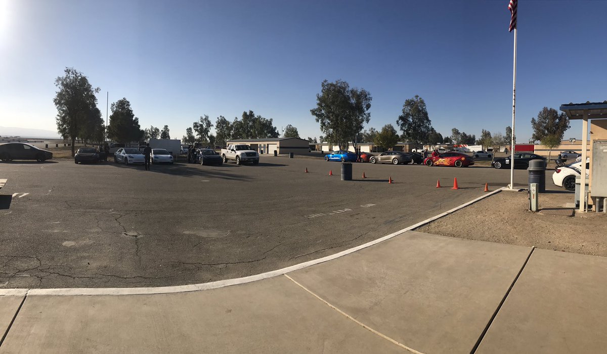 Sofiaan's tweet image. More photos from today at #ButtonWillowRaceway