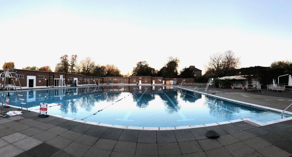 Gorgeous morning.. beautiful light.. pool closed because it’s too dark.!!!!