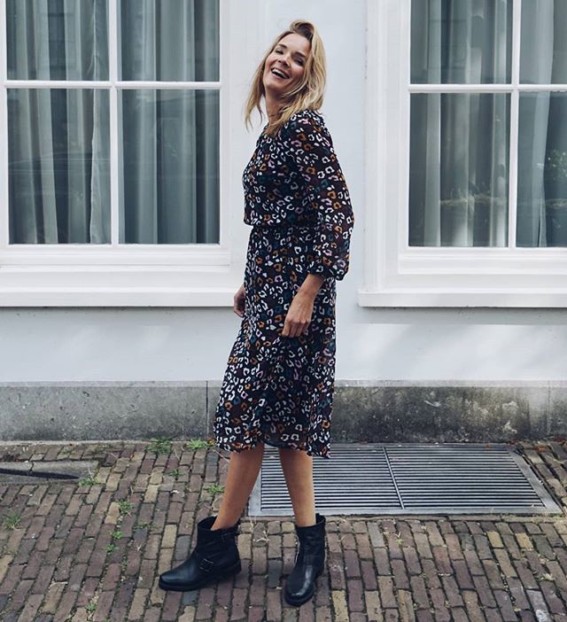 Blogbymar's tweet image. Live
Laugh 
Love ღ
.
.
.
.
.
#asos #omoda #shoeslover #dress #streetwear #streetphotography #streetfashion #denhaag #nl #dutchblogger #blogger #fashionblogger #fashionpost #instastyle #mystyle #prettylittleinspo #outfitlook #ootdnl #ootdmagazinenl #shoutout #ootdpost #follow…