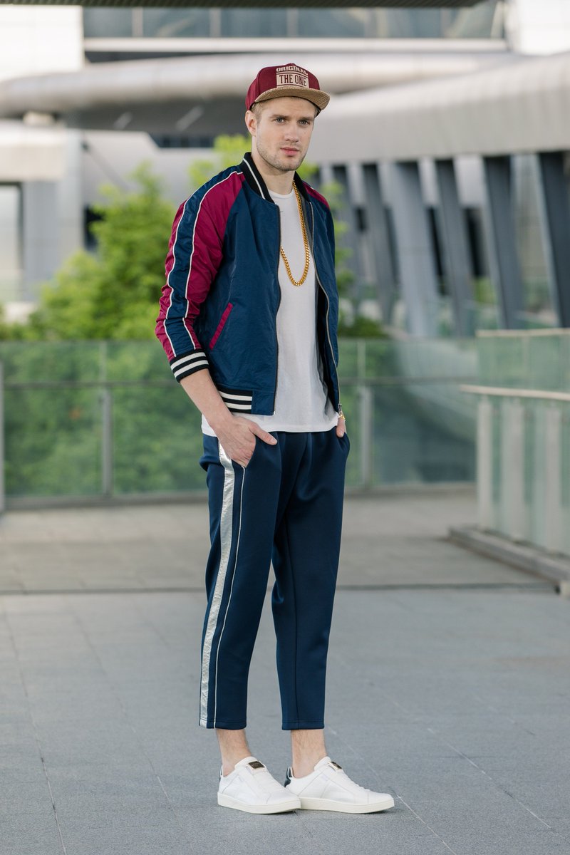 RoyalElastics's tweet photo. Self-confidence is the best outfit, rock it, and own it!
Icon SBI 👉 https://t.co/2iYRsqZ5Sq
#iconsbicollection #royalelastics #royal #icon #newkicks #sneakerfever #sneakeraddict #urbanlifestyle #sneakerdesign #swag #rockit https://t.co/D7BZAHmd9i