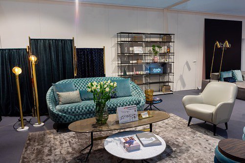 Vibieffe's tweet photo. Our collection at Salone del Mobile.Milano Moscow
Thanks to B&C INTERNATIONAL
#SaloneDelMobile #Moscow #SaloneDelMobile2018 #iSaloni
#interiors #interior #interiordesign #luxurystyle #madeinitaly
#furniture #living #style
#exhibition #design
#50yearsofemotion #Vibieffe #Milan https://t.co/zBgNyDSZ8s
