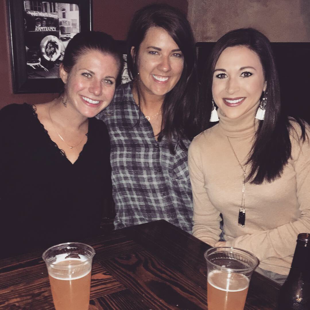adriennemcdill's tweet photo. Best weekend with these pretties 💕 #friendsandfootball https://t.co/SWN8pj40xS