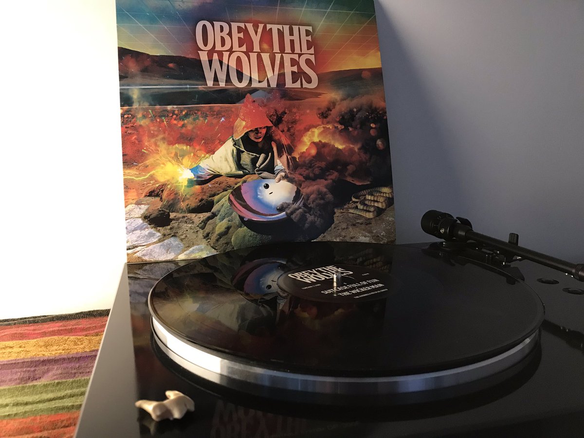 obey_the_wolves's tweet photo. Grab a #vinyl at our next show on HALLOWEEN @theredwoodbar! 🎃 

#nowspinning #vinylcollection #hardrock #fuzz #psych #halloween #heavypsych #scifi #horror #grunge #psychrock #rocknroll #wolves https://t.co/BkZG0ur85T