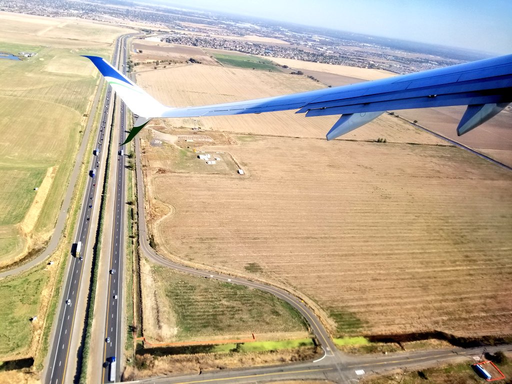 SparkBridgeIoT's tweet image. Wheels up at #Sacramento International. We are taking a break from #IoT for a day to install weather monitoring equipment in Yakima Washington!