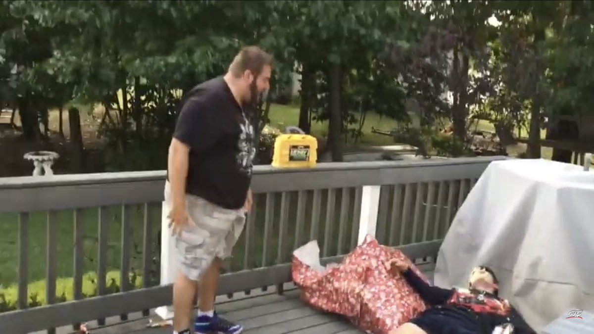 GrimsToyShow's tweet photo. LMFAO Retweet if you remember this #OldSchool 😂😂 https://t.co/nfdtxUyXsG https://t.co/ns9rRm1WYQ