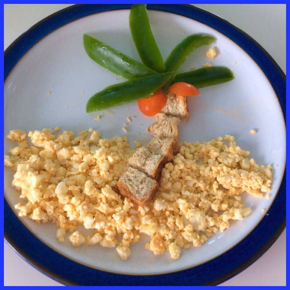 Breakfast art!  #scrambledeggs #eggs #foodphotography #breakfast #foodforkids #foodforkidshealth #healthyfood #healthyrecipes #healthykids #foodart #fun #happy #happyfood #families #toddlerideas #foodfortoddlers #underfives
#momtogs
#letthekids