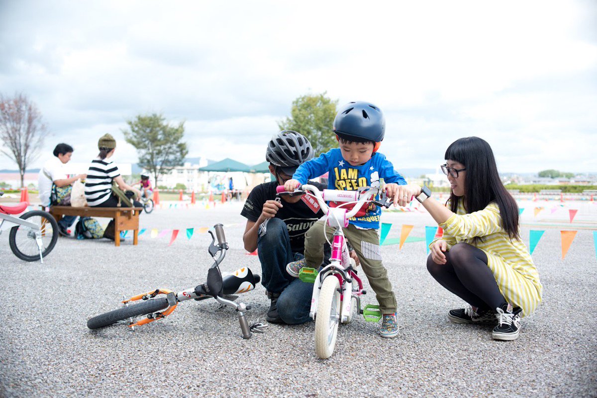 バイクロア Auf Twitter 同じくd Bikeさんによる はじめての補助輪なし自転車教室 レース もかなり濃い内容 ハードルの高い補助輪なし 自転車の乗り方のコツを D Bikeスタッフが指導してくれて その後はキッズロアコースでお試しレース 保護者の方にも参加して