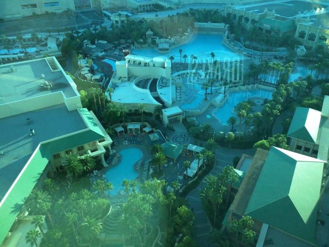 fp_lifeguard's tweet photo. Checked in. Great view of six pools + wave pool + endless river. Ready to deep dive into the #FabricPool tomorrow. #NetAppInsight https://t.co/9cs4SWMVdU