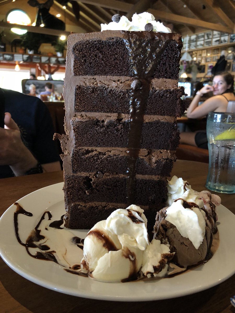 Casonworld's tweet photo. When in Malibu, stop by a seaside restaurant and eat the largest dessert item on the menu. It’s very liberating.
#cakemountain
#weweredefeated https://t.co/f1jPi27BZb