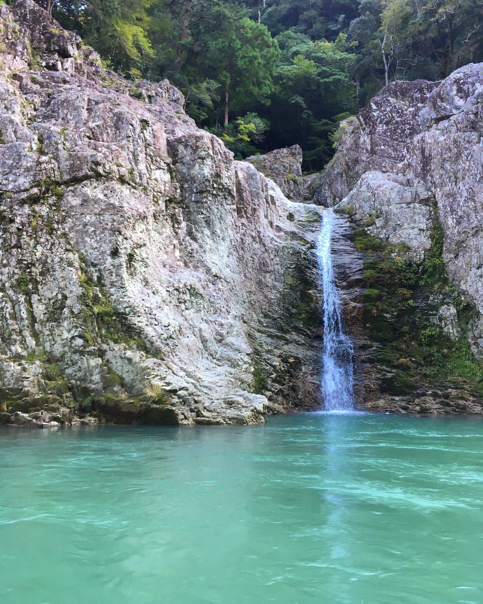 NikkiKumano's tweet photo. #Dorokyo, a tributary of @kumano #river famous for its #cliff #clear #water and unique #rock formations @ItalyinJPN @ENIT_italia @JPTravelCentre @CT_YOKOSO_Japan @italiagiappone @GoCentralJapan @HIS_viaggi  @TradGiappone @UNWTO #turismo #Japan @JpExperience #boat #nature @nature https://t.co/ig1HoiuQ0s