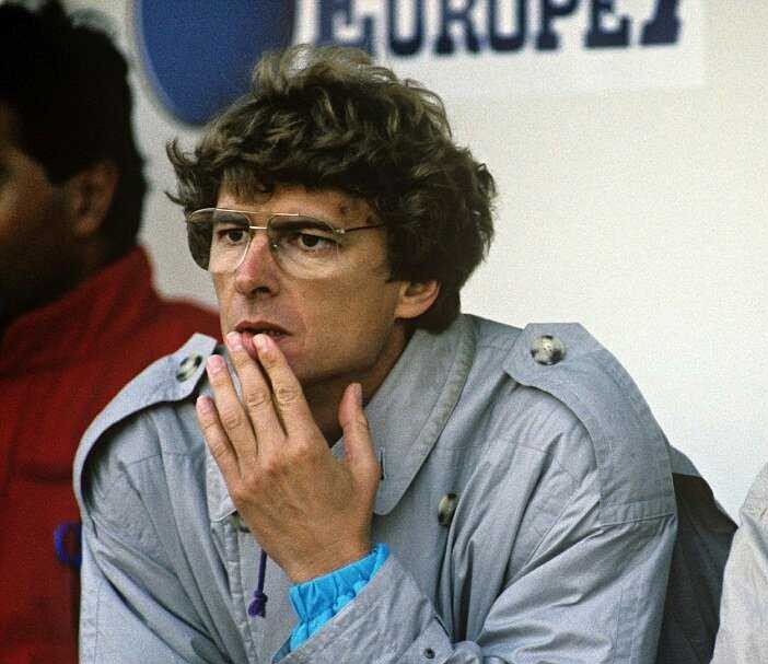 Happy 69th birthday Arsène Wenger! 

You\ll always be 49 in our eyes    