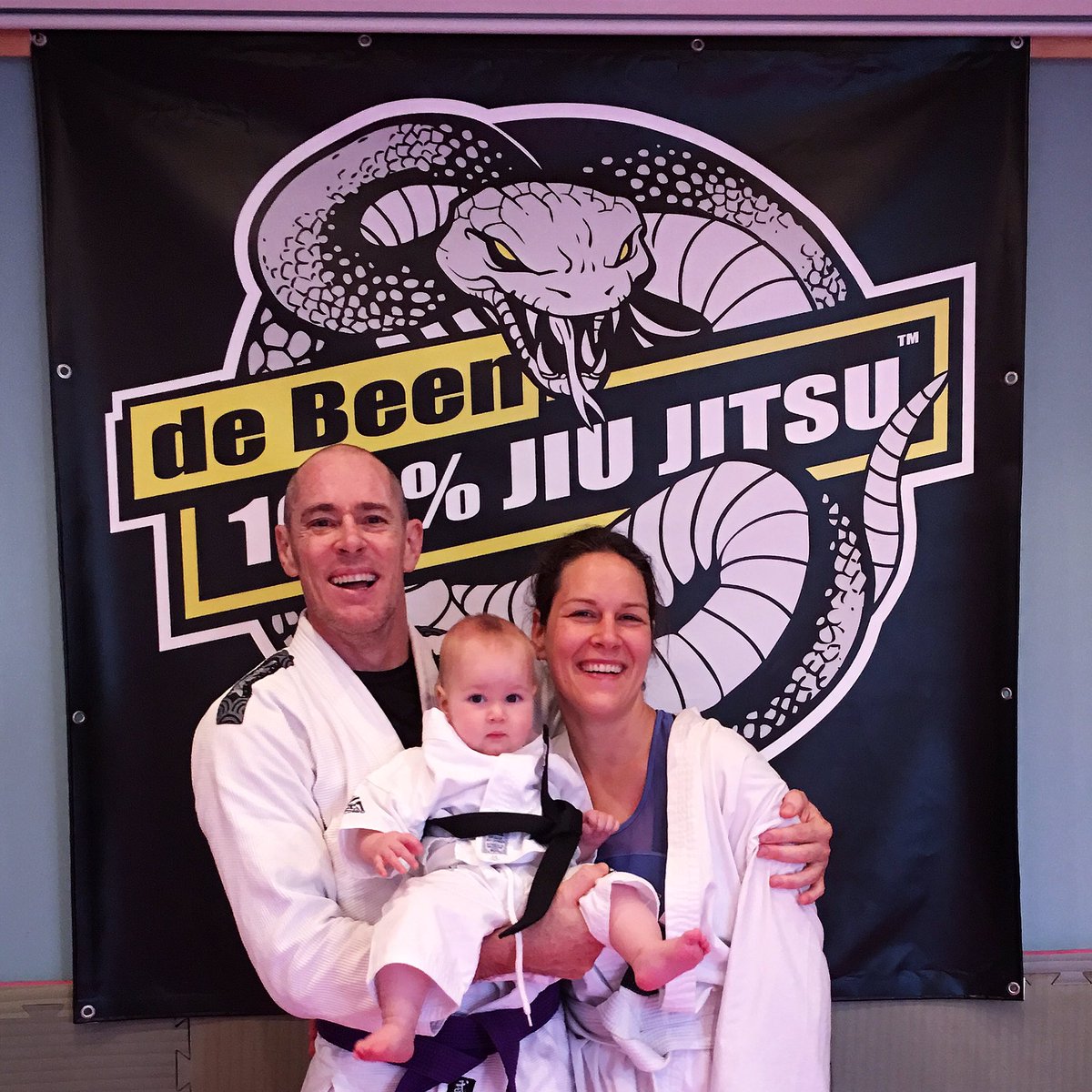 #bjjsurfparadise family #training session this morning. Soon we’ll have our own #gym on a remote #beach! #surf #surfing #jujitsu #jiujitsu #health #fitness