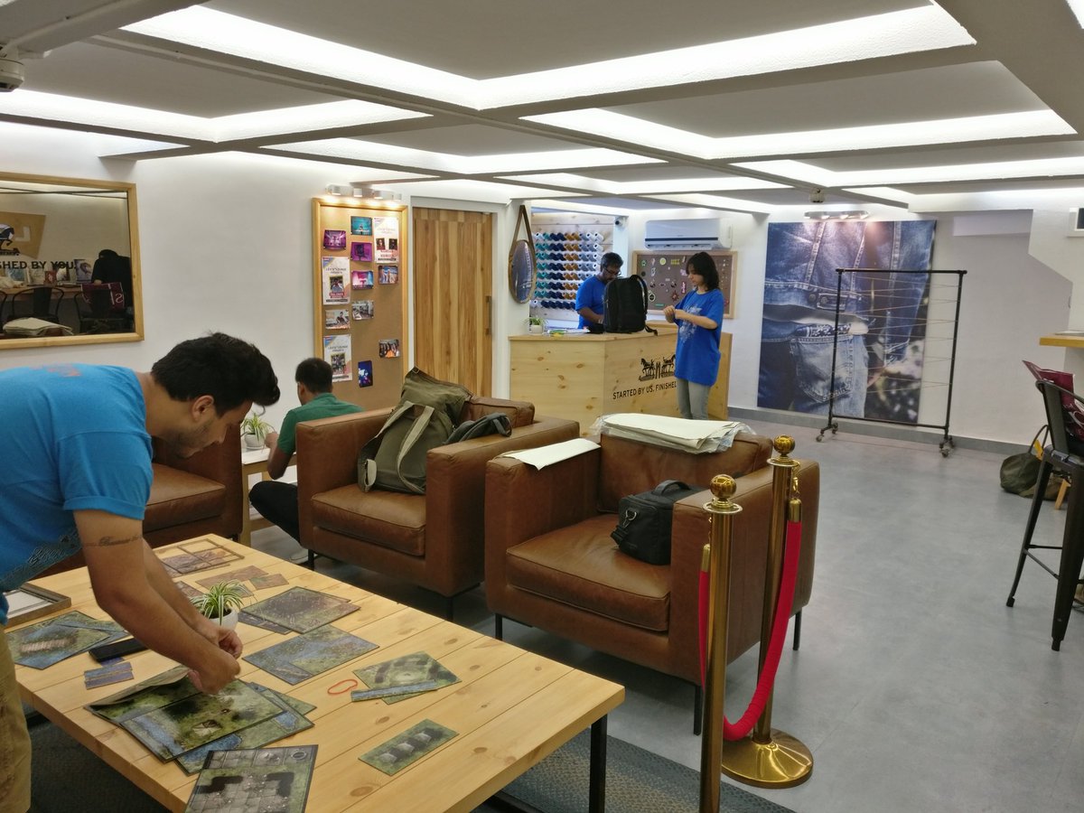 PanicNotIndia's tweet photo. About yesterday. Here's what setting up looked like before we began India's first unofficial #DungeonsAndDragons Convention. #DnDWeekends #DnDIndia #DungeonsAndDragons https://t.co/N3BfAcgKxd