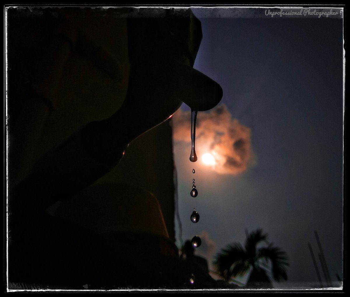 imkrishnenduR's tweet photo. It is a pic of a water tap. It's containing 8 watwr drops and a very small reflection of Sun.#Photographer @imkrishnenduR
#edited_by @Lightroom #mobile_photography #redmi_note4
#photography #Image #photo #photographer #waterdrops #Canon #Xiaomi #love #varun #reflection #Creative https://t.co/NuDMXqGrfd
