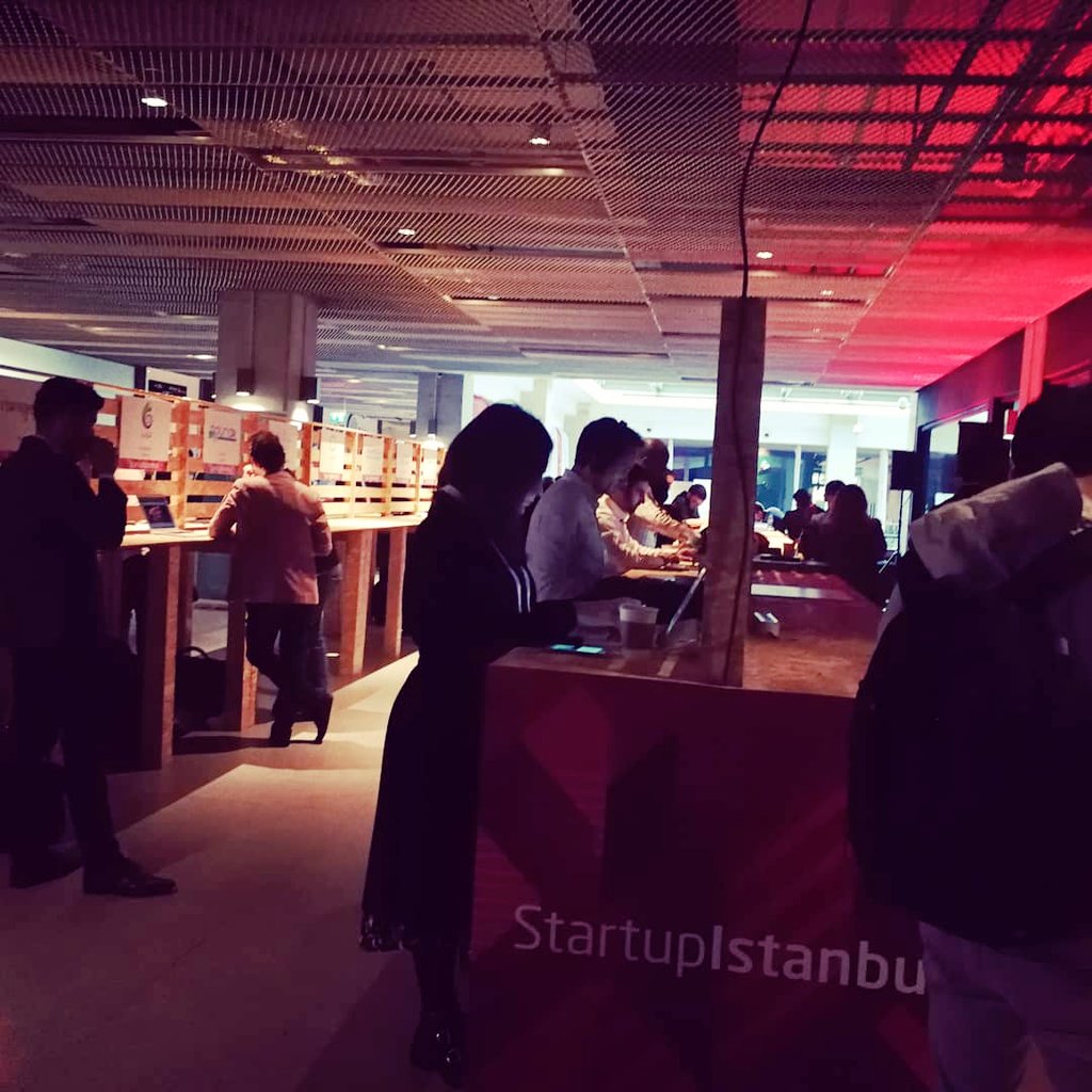 hodhoop's tweet photo. Pitching Day full of energy.. Hodhoop ☺️

@startupistanbul @burakbuyukdemir

#hodhoop #startupistanbul #top100 #istanbul #startup #startups #startupstory #ceo #startupjourney #startupbusiness  #founder #network #connections #mentor #event #exhibition #jordan #amman #lovejo https://t.co/5Lieede4D8
