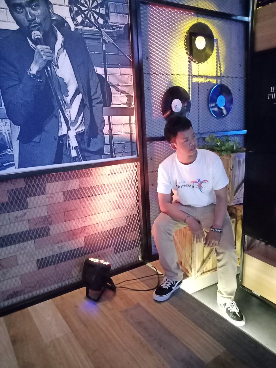 DustinGeinbee's tweet image. tar malem akan bergentayangan untuk merefreshkan lelahnya sehabis rutinitas di Jam 11 malem #TheComment_NET #netmediatama

Jika live streaming gak punya kuota, bisa hospot ke =&amp;gt; 
My Personal Hotspot type : OPPO F5
Passcode : fakirkuotaluh
Jangan sungkan-sungkan
Itakidamsu...