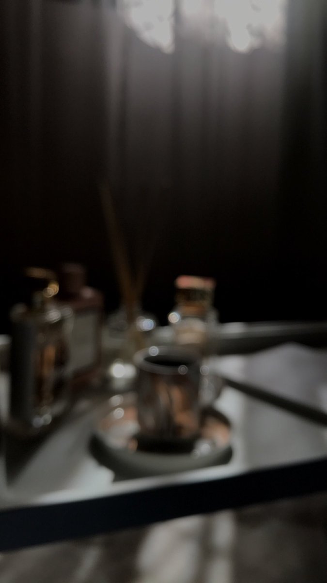 sabha93's tweet image. جِعل تبطي سنينك و الغلا ساري 
زولك يا محبي دوى للقلب وعلاجه ..