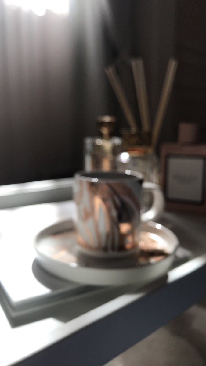 sabha93's tweet image. جِعل تبطي سنينك و الغلا ساري 
زولك يا محبي دوى للقلب وعلاجه ..