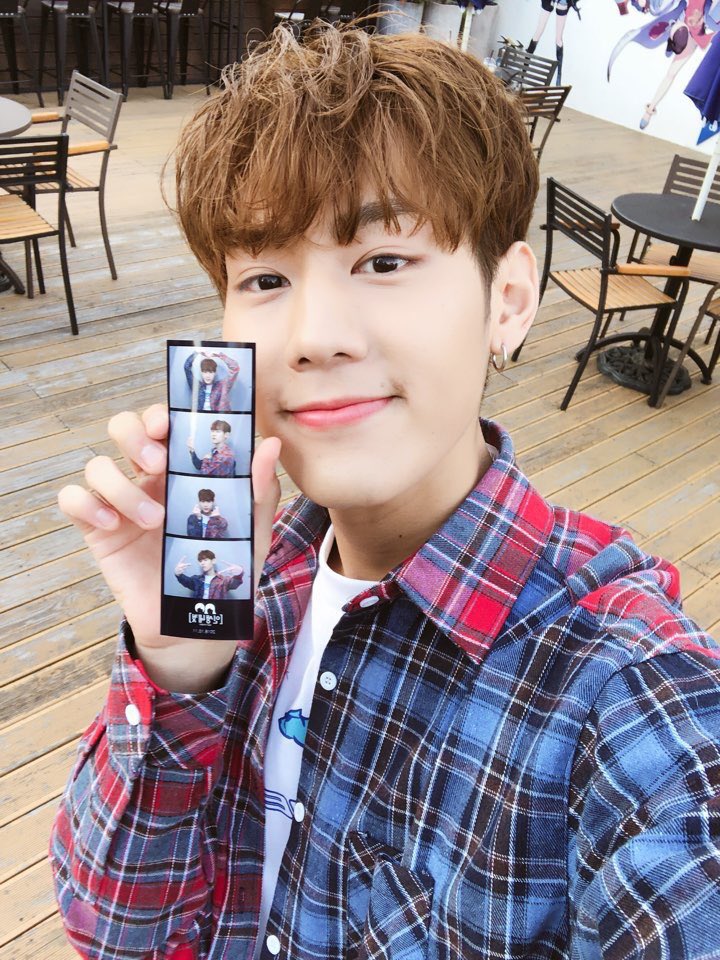 naung_ing's tweet photo. (th-trans)

[อิมแพค] ของขวัญโบนัส “เพิ่มเติม” ของอีพทั้งหลาย🎁
ขอบคุณมากๆครับที่อยู่ข้างๆกันมาโดยตลอด❤️

#อิมแพค #IMFACT #1000วัน #selfstudio #อีพ #ขอบคุณครับ

(แปลแบบงูๆปลาๆ😭 ผิดพลาดขออภัยค่า🙏🏻) https://t.co/yLKhajJ82j