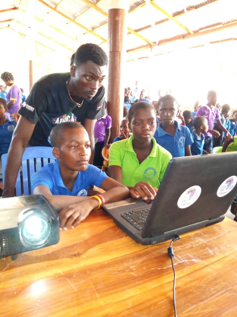 HLScomms's tweet photo. #MondayMotivation - super proud to see @BBCAfrica attend @SAPAfrica @AfricaCodeWeek in #nigeria today to capture the story of how public private sector organizations join forces and collaborate to help conquer Africa’s digital divide! #DigitalSkills #ICT #tomorrowsinnovators https://t.co/OppVhiJnsq