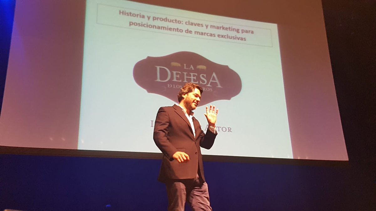 ESICMalaga's tweet photo. Seguimos en #AgrooEvolution Summit hablando de innovación de Marketing y Comunicación en el sector agro alimentario. Escuchamos a José Simón, profesor de ESIC y Gerente de la Dehesa de los Monteros. https://t.co/MJAqtRoMG6