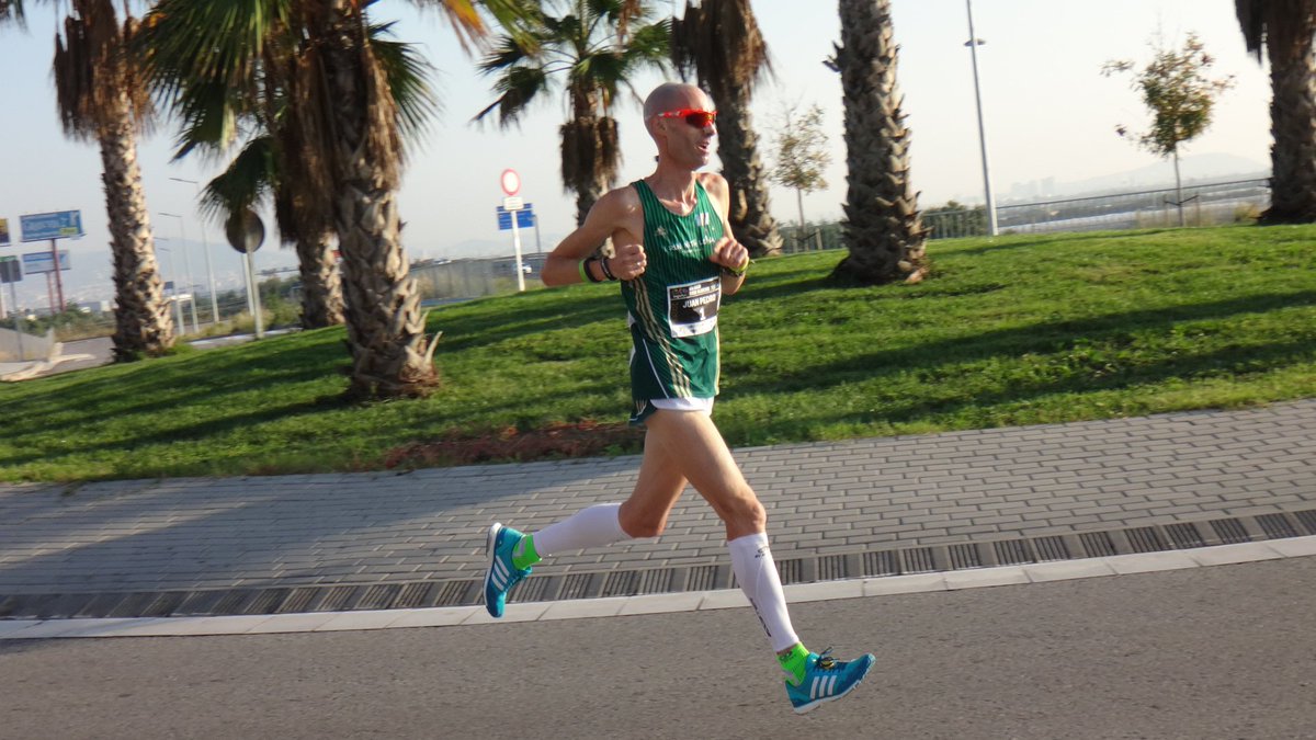 Bvsport_es's tweet image. Nuestro @juanpedro_mora consigue ganar los 🥇 10km de Viladecans, dejando así claro que vuelve a estar a tope para sus próximas competiciones 👏🏻👏🏻

🔝🏃🏻Material utilizado de Bv Sport: bit.ly/2JebSLa

#BvsportAthletes #iusebooster
