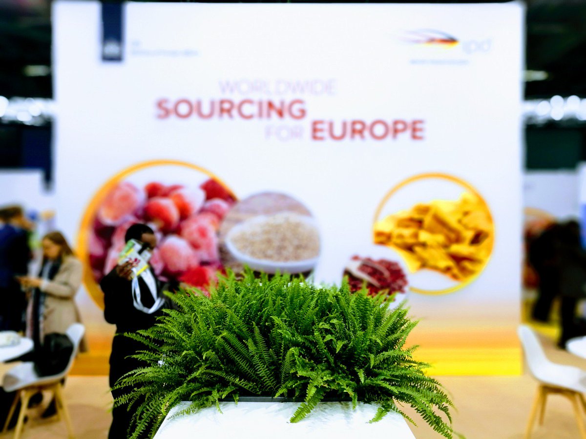 CBI_NL's tweet photo. CBI had a succesfull start at @sial_paris with four companies from #Senegal, #Mali and #BurkinaFaso. Want to know what #fruitales, @ZExoticfruits, Sanle Séchage Export and #Prosema have in store for you? Come and check out our stand! 👉https://t.co/bE7RsEncbr https://t.co/04mQnUvPdl