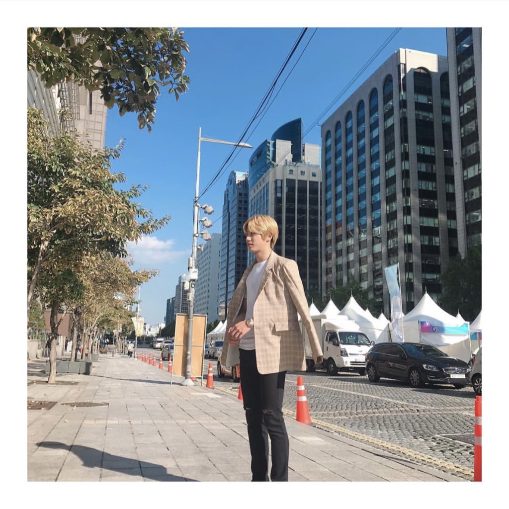 juntellectual's tweet photo. he’s such an oppa material i... crey https://t.co/4KPUn4YjXQ