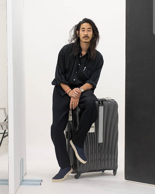 A stylist’s best friend…four wheels and two comfy shoes. My recent days of the former are limited but I’ll never forget the agony spent dragging suitcases. I recall one job where I had to bring 4 XL empty suitcases into central London during rush hou… instagram.com/p/BpO6oKBlImL/