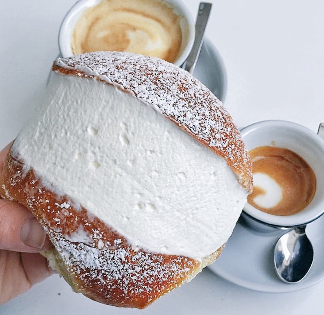 Goodmorning ☀️💪

#maritozzo #coffee #naples #italianbreakfast #yummy #foodie