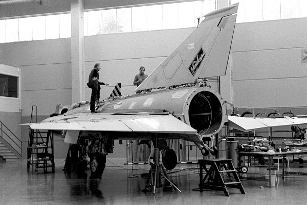 FinnishAirForce's tweet photo. #ilmavoimat100 Kotimainen ilmailuteollisuus syntyi vuonna 1921 tukemaan ilmavoimien kehitystä. // #FINAF100 The indigenous Finnish aircraft industry was established in 1921 to support the development of the Air Force. https://t.co/96iP9StCym https://t.co/tjMNm40DvV