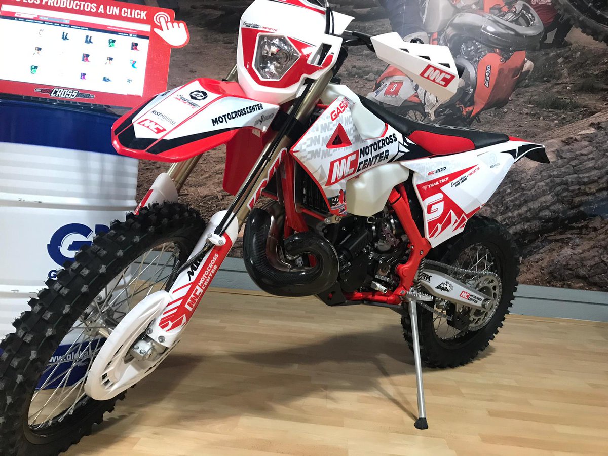 motocrosscenter's tweet photo. 😃📢 Ya tenemos en nuestra tienda de REUS tenemos la nueva Gas Gas EC300R Special Edition HARD ENDURO by Nachette Fernandez 2019 ( https://t.co/n0pQLJ44iJ ) y en vivo es PRECIOSA. Tienda REUS > https://t.co/a9sDVr3Mjr

#motocrosscenter #nachette10 #gasgasmotos #n10family #reus https://t.co/jsKAlcKPoA