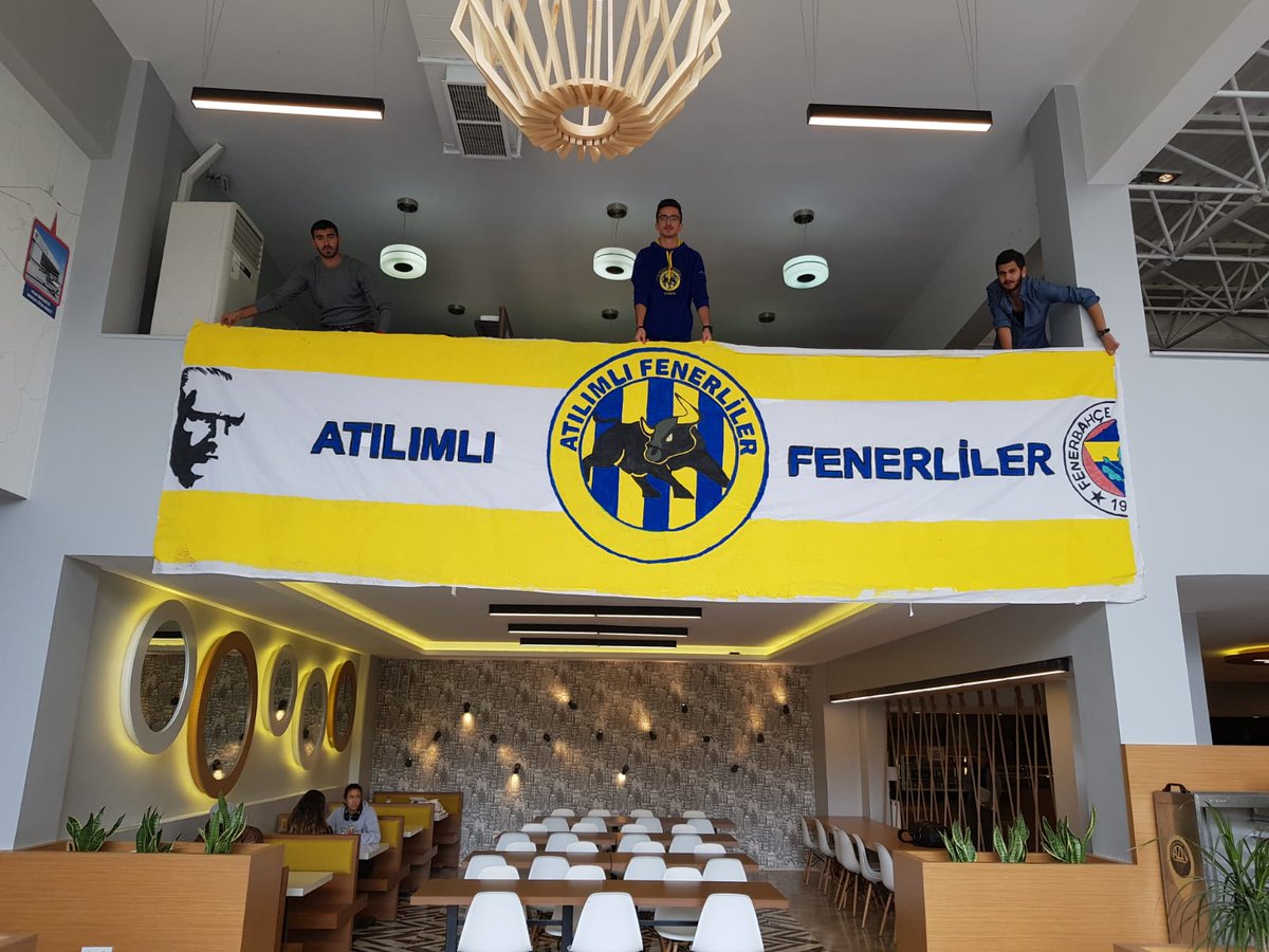 İşletme fakültemizde ki standımızı açtık. Fenerbahçeye gönül vermiş bütün kardeşlerimizi bekliyoruz #UNIGFB
