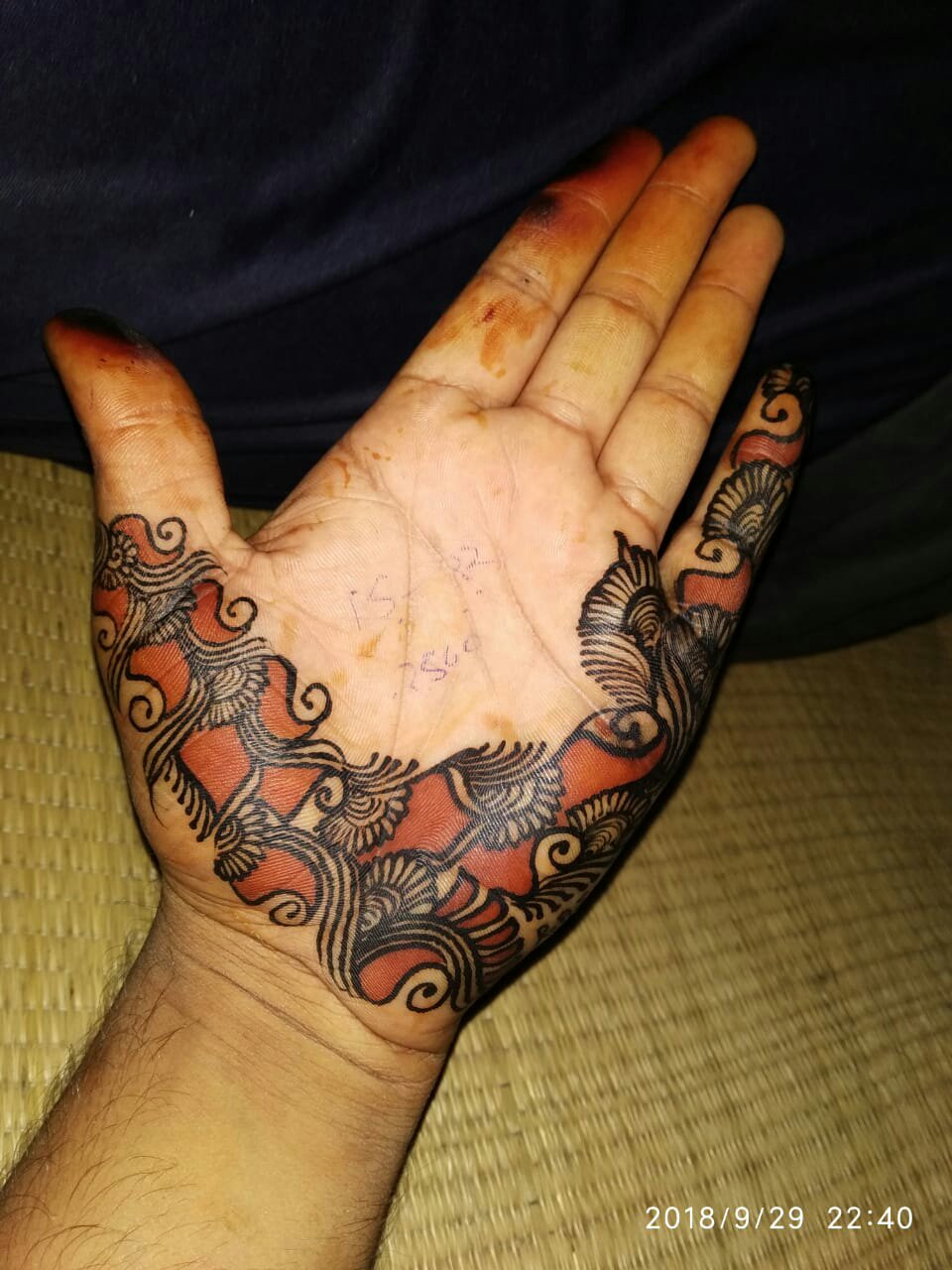 Black and Red shaded Henna Design | Outline Mehndi Design | Black Border  Henna | Be you and Beauty - Yo… | Black mehndi designs, Red henna, Mehndi  designs for hands