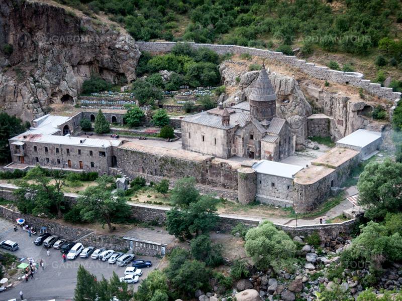 GardmanTour's tweet photo. Add even more breathtaking scenes and unforgettable moments to your visit to Armenia with Gardman Tour! Discover the beauty and grace of Armenian autumn in Garni gorge, enjoy village hospitality and take an off-road tour to Geghama Mountains. https://t.co/xfHQx3I0mB