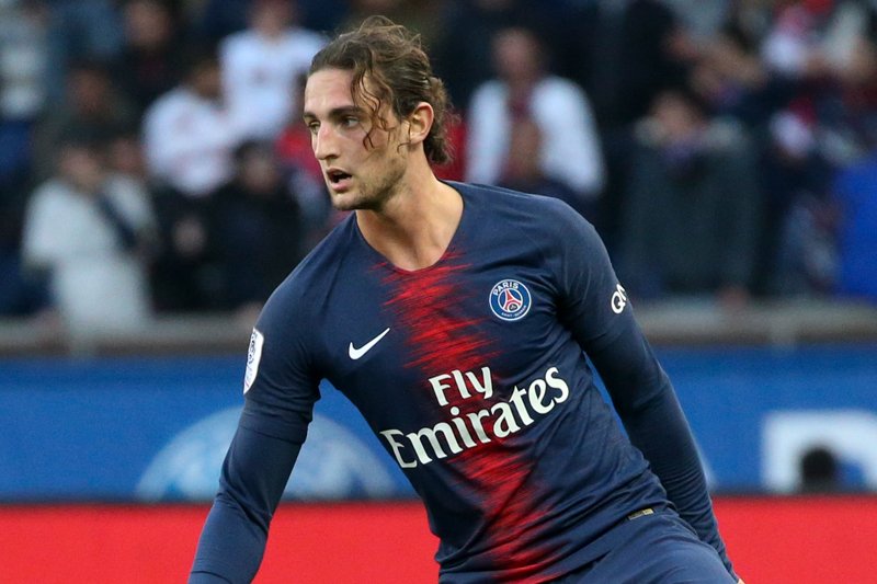 ট ইট র サッカーキング 去就に注目 バルサやマンcら熱視線のラビオ Psg残留へ 3年契約締結が有力と現地報道 T Co txpih67e 編集部より アドリアン ラビオ と パリ サンジェルマン の現行契約は今季限りで満了を迎えます T