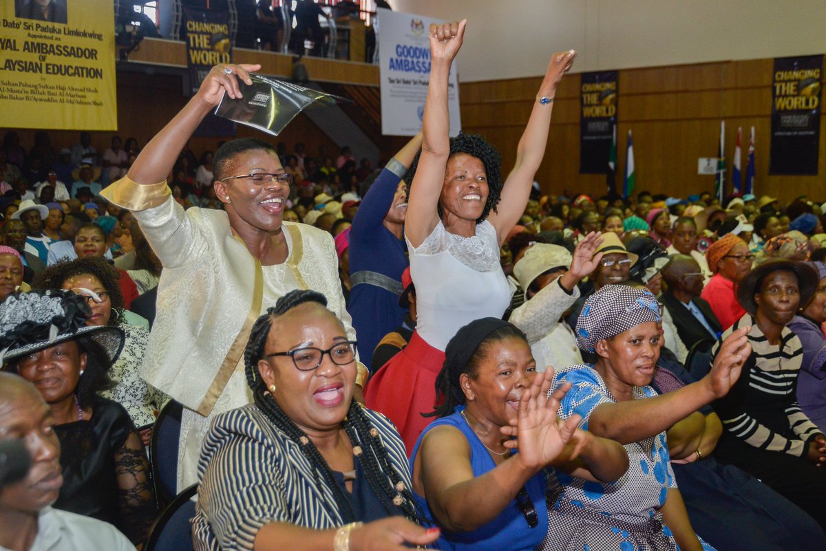 Limkokwing_LS's tweet photo. To the ones who pushed us through even when we didn't have the strength to carry on, our biggest support system, our parents and family, Rea Leboha. 

#2018graduation #changingtheworld #limkokwinglesotho @Marcia_Mangadi https://t.co/xMMGdJdyh4