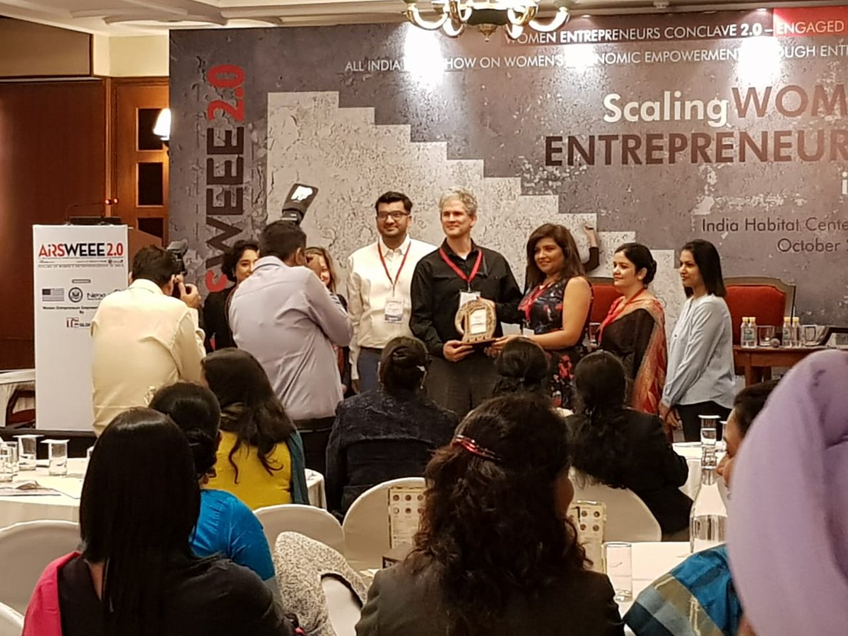 airsweee's tweet photo. A token of appreciation presented to Erik Azulay at the #ElevatorPitch session of #WomenEntrepreneursConclave. #AIRSWEEE https://t.co/PChptxawLZ
