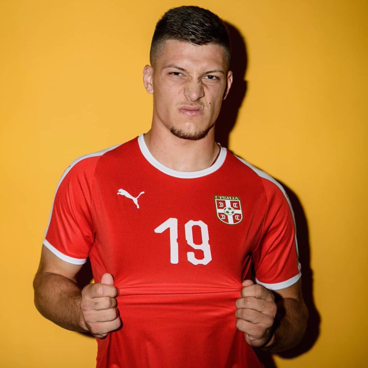 Luka Jovic (20 years, 300 days) is the youngest player today score 5 goals in a Bundesliga game and the first Serbian player to score a hat-trick in the Bundesliga.