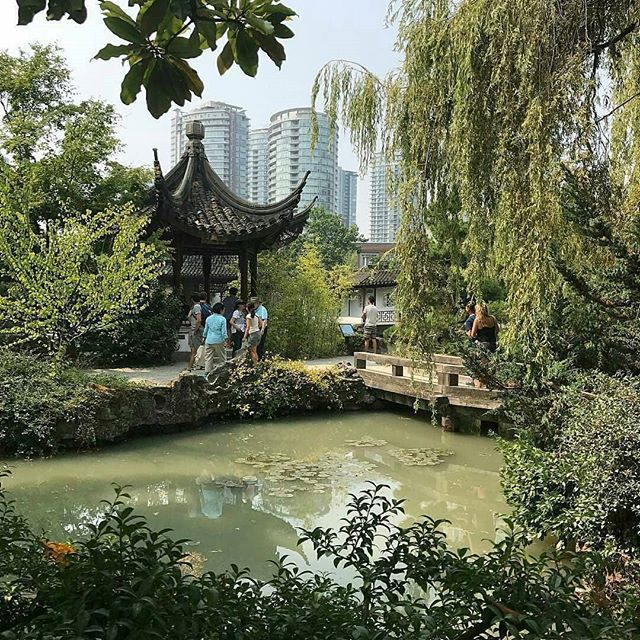 ExpatFocus's tweet photo. When traditions meets new seems like a worthwhile metaphor for expat life doesn't it?
(Ps. #linkinbio📲💻 for articles written by experienced expats for expats.)
.
.
.
#ExpatFocus #expatlife #travel #expat #global #digitalnomad #worldtraveler #livingab… https://t.co/bktMtjPRQx https://t.co/68d9QT4MqH