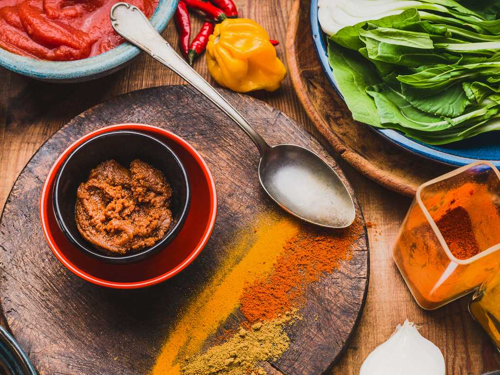 HealthyFoodHQ's tweet photo. This #NationalCurryWeek bring some Autumnal colours to your kitchen with Free &amp; Easy's curry pastes @HealthyFoodHQ. And have you discovered our delicious new Sweet Potato, Coconut and Kale Curry yet?  https://t.co/FTJnvOjR2C https://t.co/m91hwkTvav