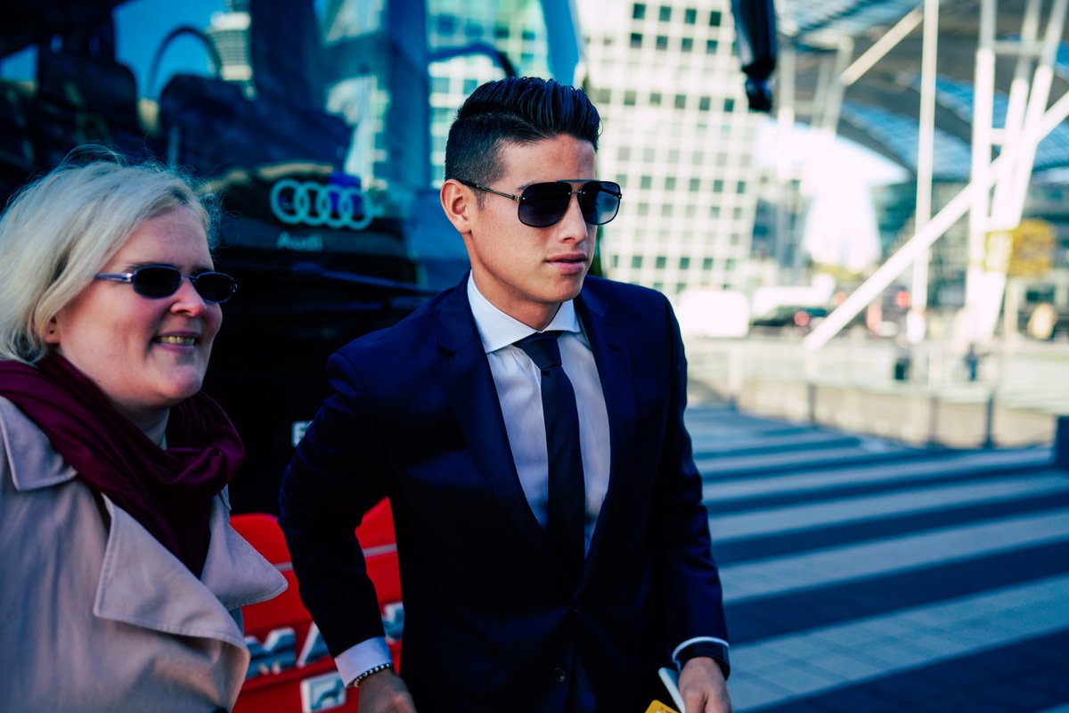 FCBayernES's tweet image. 👔😎👍

#MiaSanMia #AEKFCB #BOSSsport #SuitedByBoss