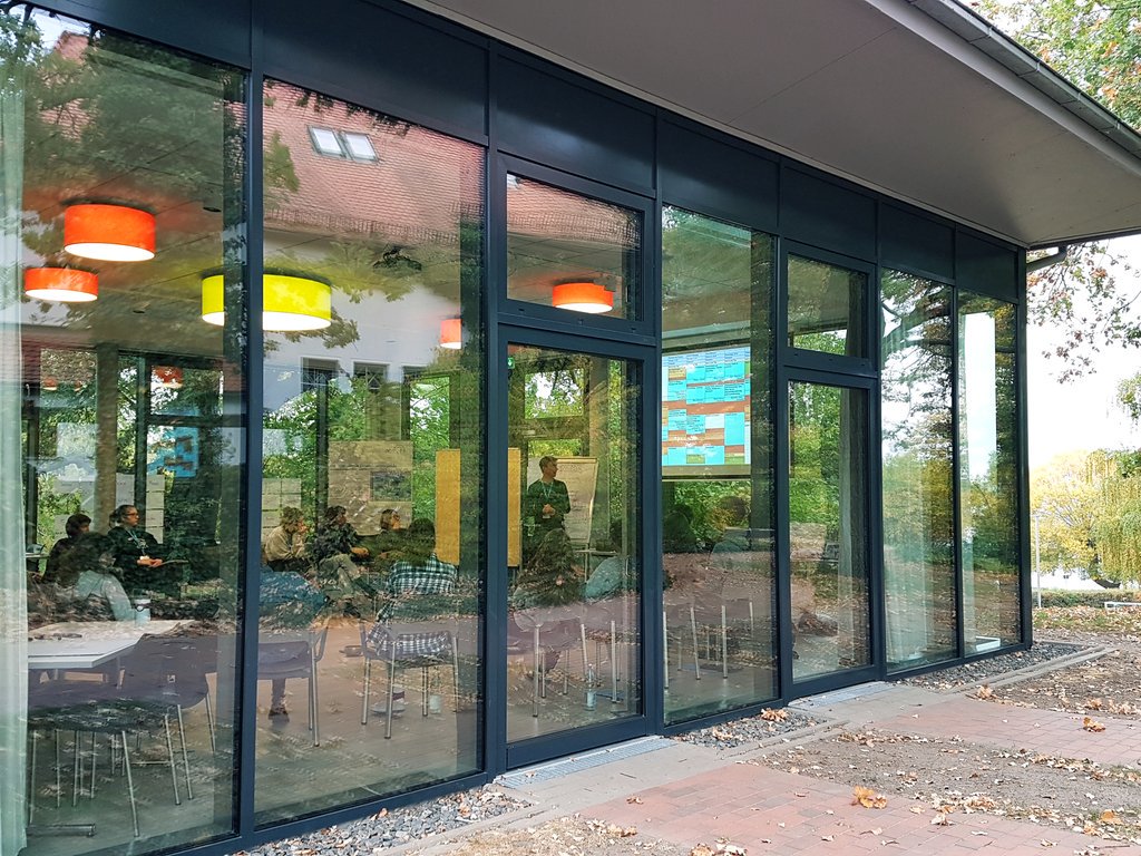 lysairvue's tweet photo. Unser erstes #Kampagnen-Camp für junge Aktivist*innen KajA ist gestartet! Eine Woche lang lernen Jugendliche das Handwerk von Storytelling bis Fundraising in Brandenburg: https://t.co/A3X8So7xs5 https://t.co/KZhxZdgOAy
