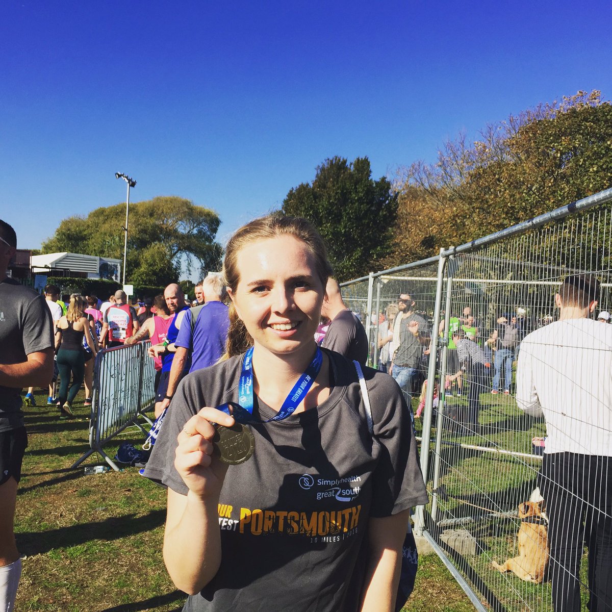 ChezBeckett's tweet photo. Great South Run yesterday 10 miles marking the first day of being 23 🏃🏼‍♀️☀️ #achingtoday #runforfreebies #GreatSouthRun2018 https://t.co/QEv2UZXFE6