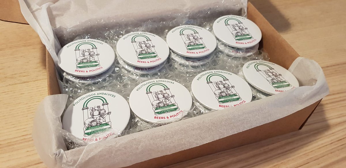 ButtonMarket's tweet image. Shipping ready to Spain, for students of @POLISOCIUNED.
#buttons #badges #pins #buttonbadges
button.market