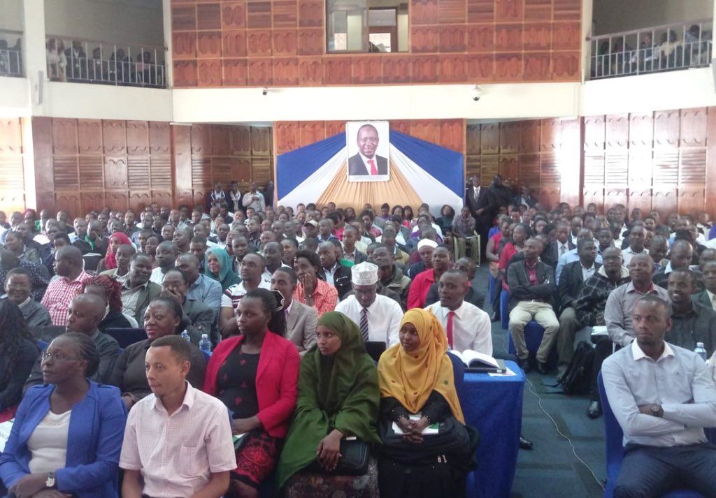 Siaya County Government Press (@siayagovt) on Twitter photo 1. THE FUTURE OF WORK IS ONLINE; - Ten years ago, the energy sector was the world's economic driver through extractive industries with energy companies like Shell and BP driving the world's economy. <a href="/AjiraDigital/">Ajira Digital</a> <a href="/KenyaGovernors/">Council of Governors</a> <a href="/RasangaGov/">Gov. Rasanga AMOTH</a> <a href="/RailaOdinga/">Raila Odinga</a> 1. THE FUTURE OF WORK IS ONLINE; - Ten years ago, the energy sector was the world's economic driver through extractive industries with energy companies like Shell and BP driving the world's economy. <a href="/AjiraDigital/">Ajira Digital</a> <a href="/KenyaGovernors/">Council of Governors</a> <a href="/RasangaGov/">Gov. Rasanga AMOTH</a> <a href="/RailaOdinga/">Raila Odinga</a>